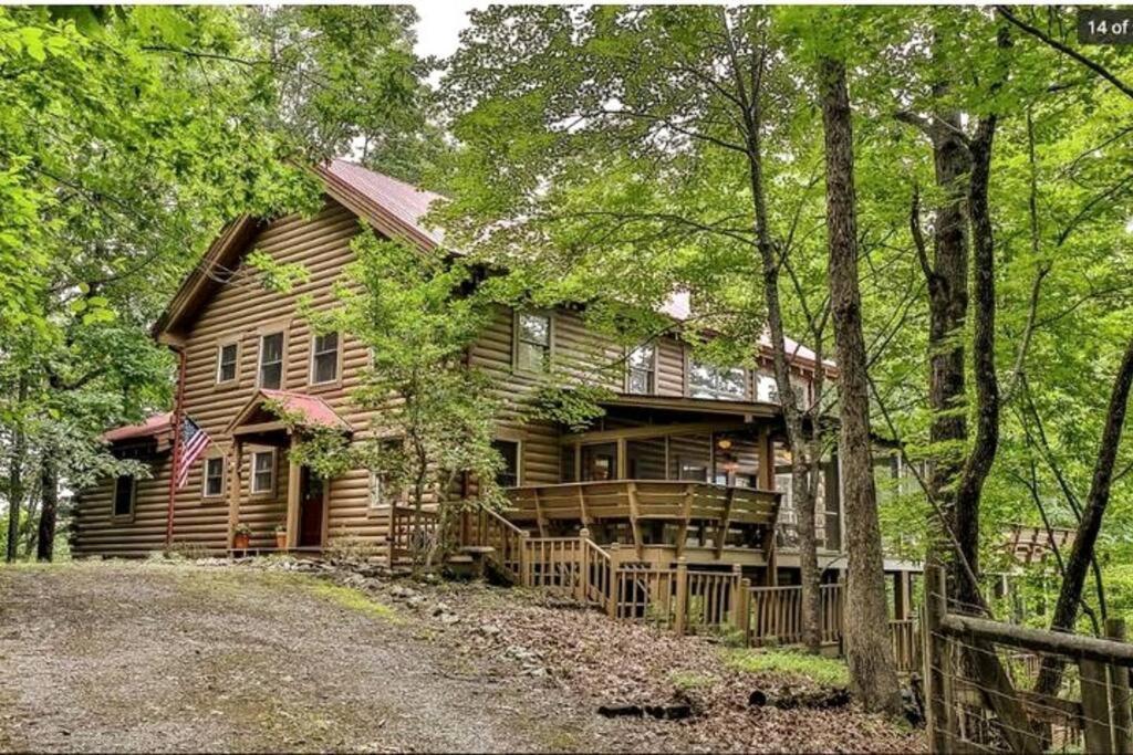 Blue Ridge Bliss- Spacious Cabin, Pets, Hot Tub! Exterior photo