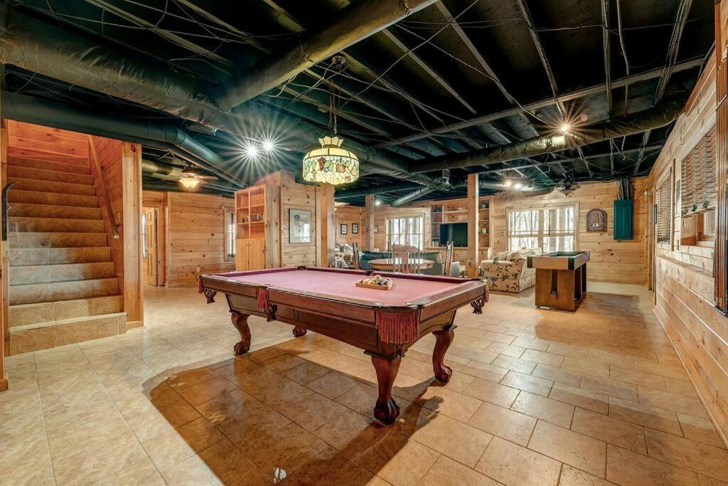 Blue Ridge Bliss- Spacious Cabin, Pets, Hot Tub! Exterior photo