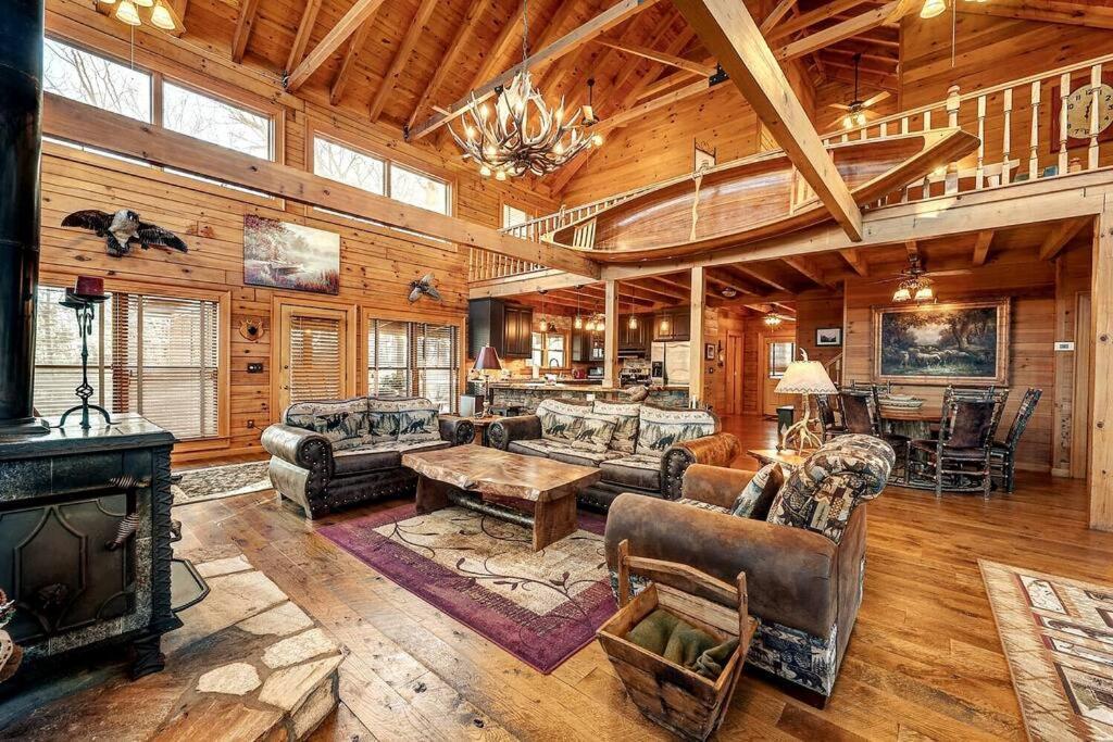 Blue Ridge Bliss- Spacious Cabin, Pets, Hot Tub! Exterior photo