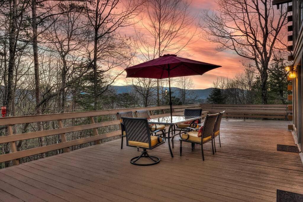 Blue Ridge Bliss- Spacious Cabin, Pets, Hot Tub! Exterior photo