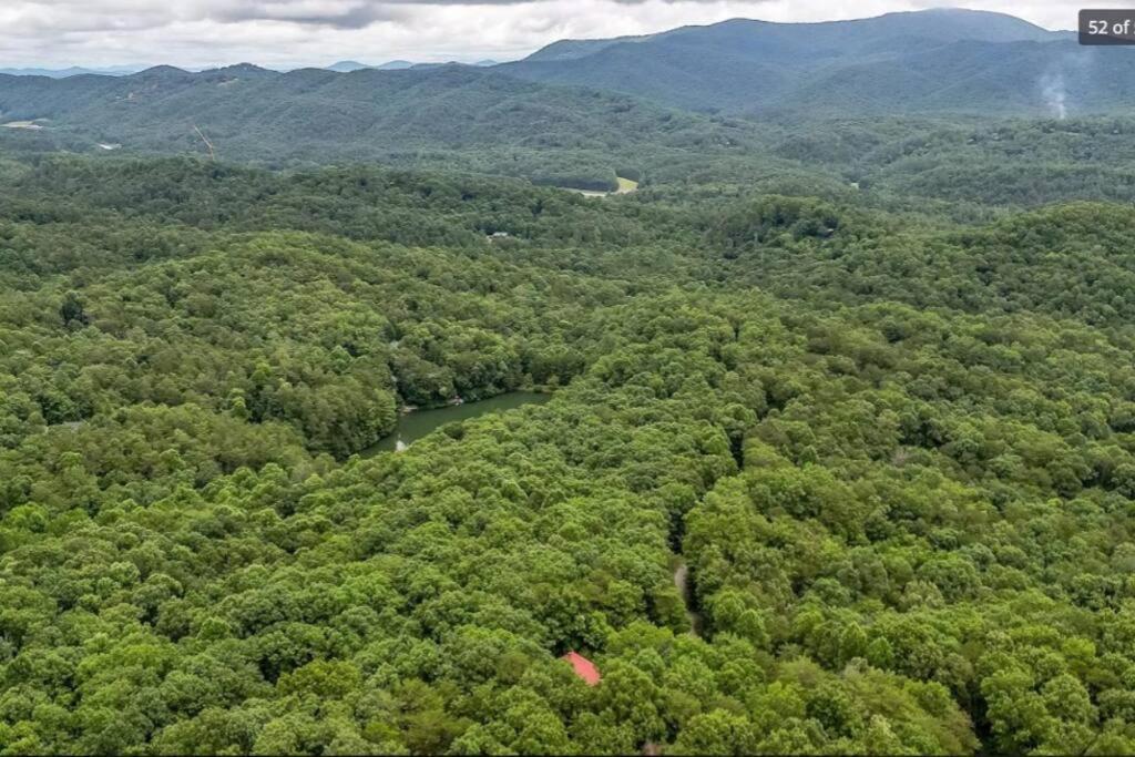 Blue Ridge Bliss- Spacious Cabin, Pets, Hot Tub! Exterior photo