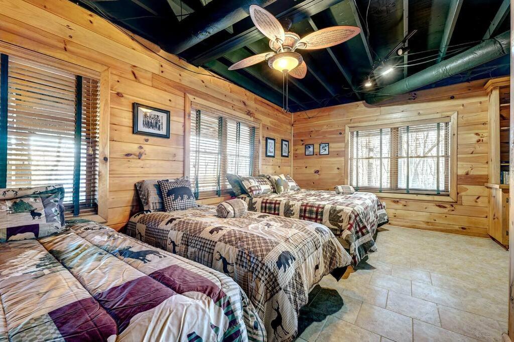 Blue Ridge Bliss- Spacious Cabin, Pets, Hot Tub! Exterior photo