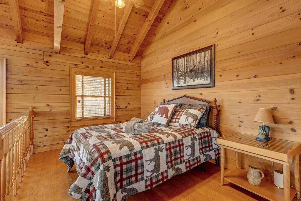 Blue Ridge Bliss- Spacious Cabin, Pets, Hot Tub! Exterior photo